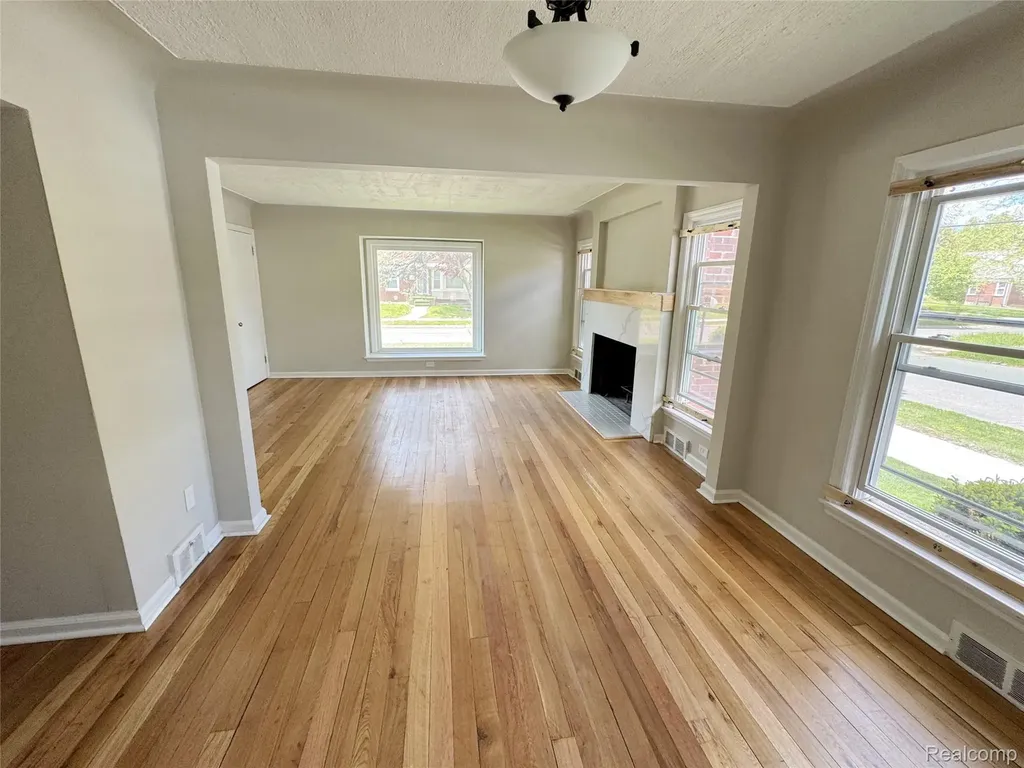 19210 Patton Street Detroit City MI 48219