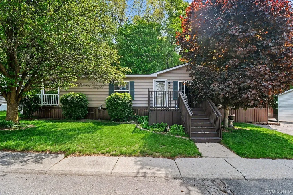 326 Basket Branch Oxford Charter Township MI 48371