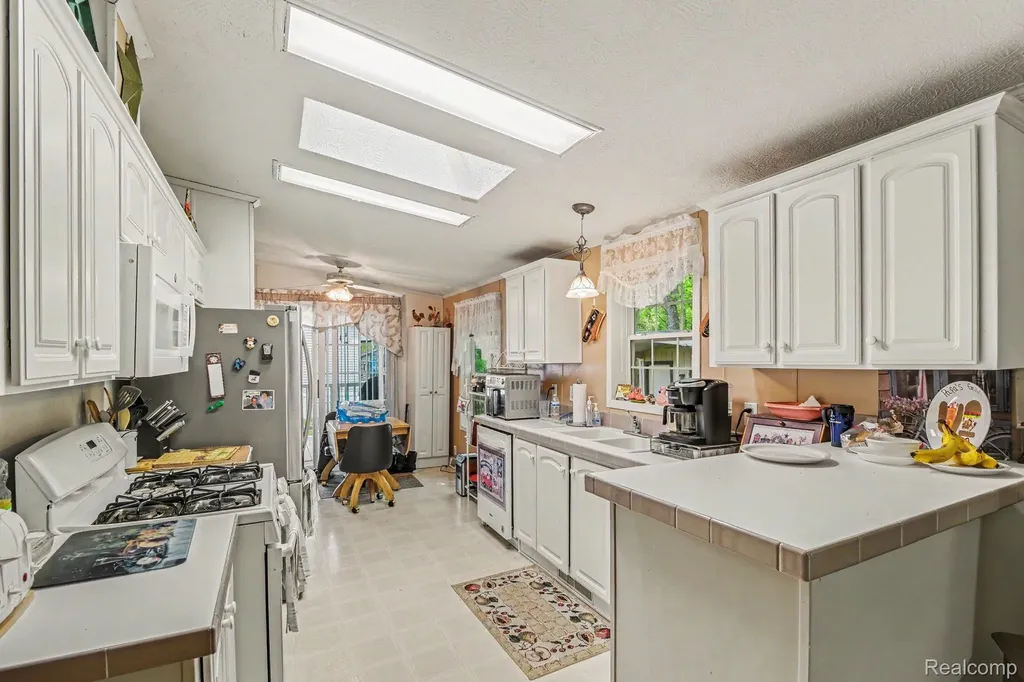 326 Basket Branch Oxford Charter Township MI 48371