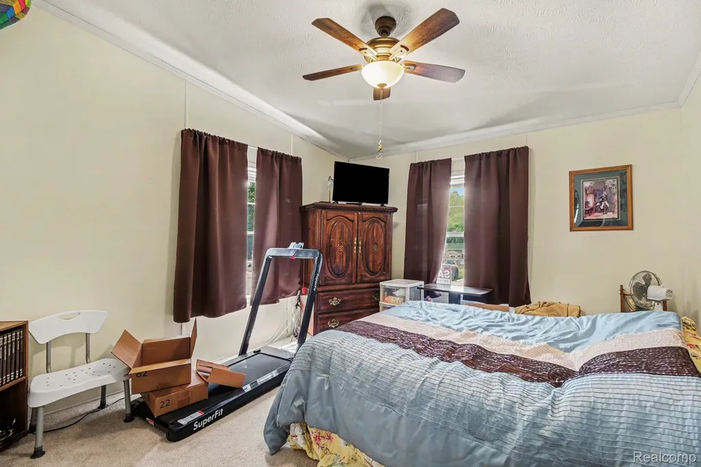 326 Basket Branch Oxford Charter Township MI 48371