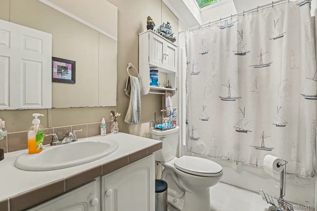 326 Basket Branch Oxford Charter Township MI 48371