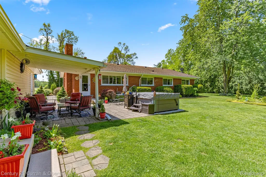 38894 S Huron Road Huron Charter Township MI 48164