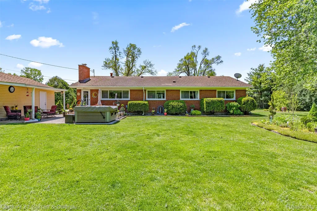 38894 S Huron Road Huron Charter Township MI 48164