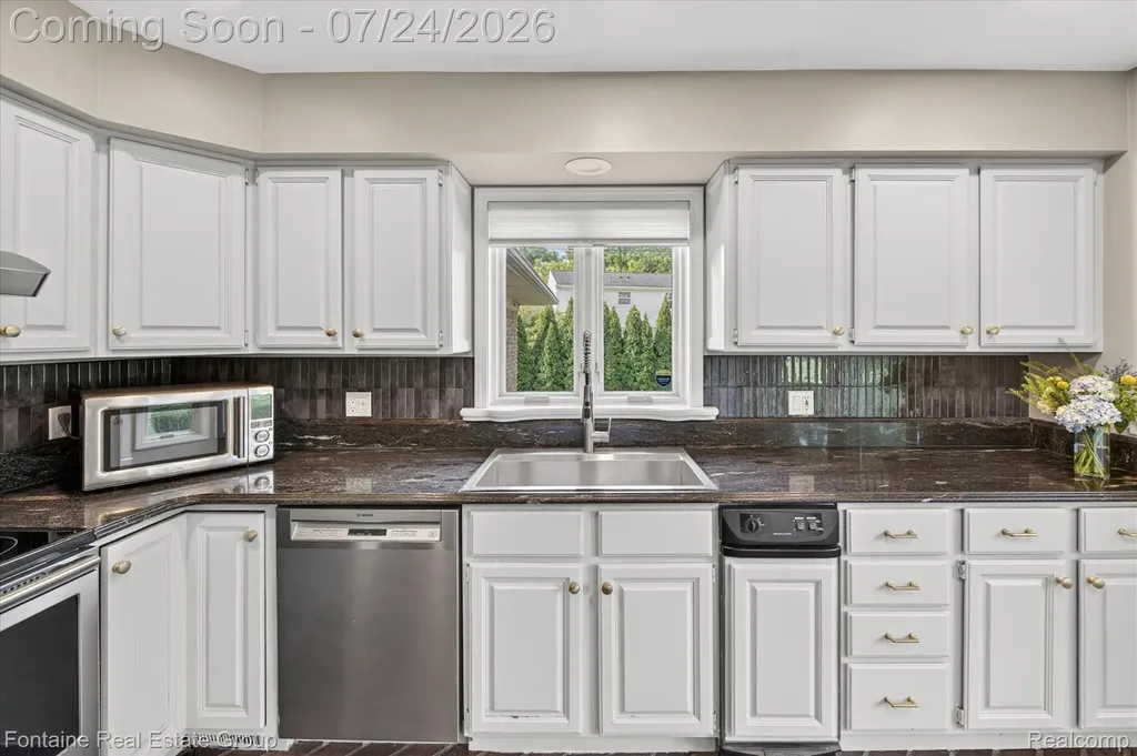 16131 Winchester Drive Northville Township MI 48168