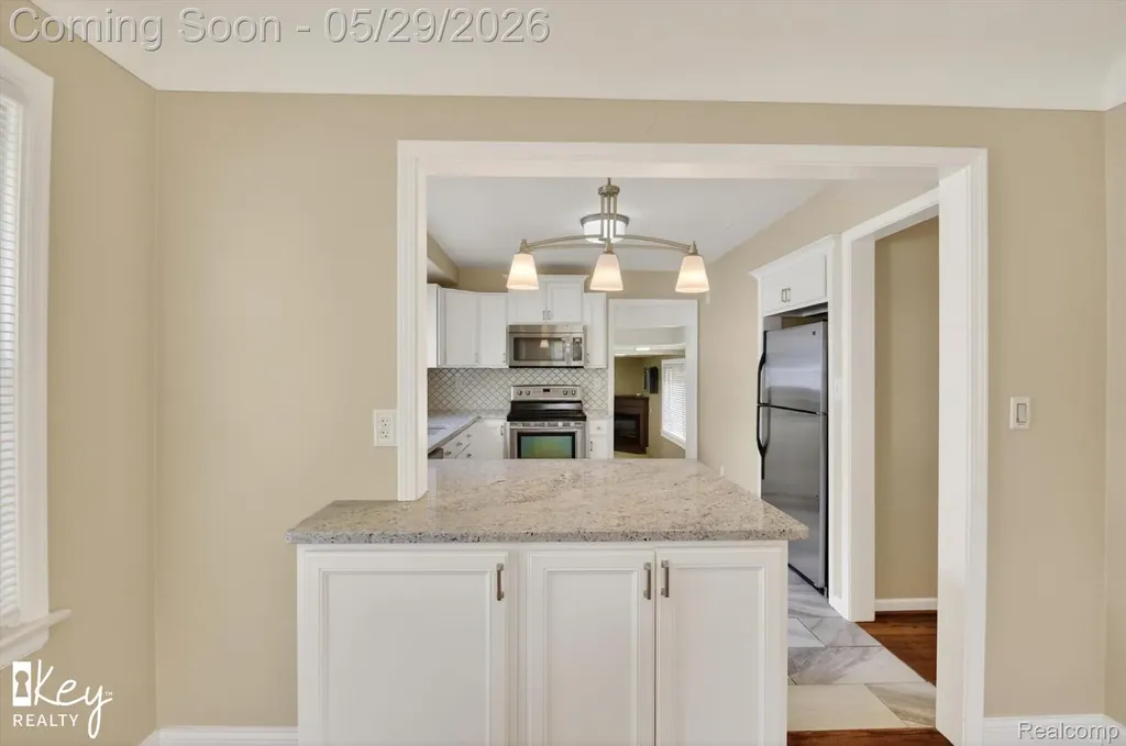 98 W Wabash Avenue Belleville City MI 48111