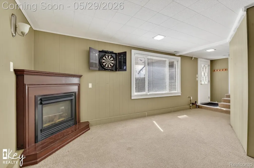 98 W Wabash Avenue Belleville City MI 48111