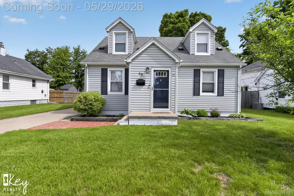 98 W Wabash Avenue Belleville City MI 48111