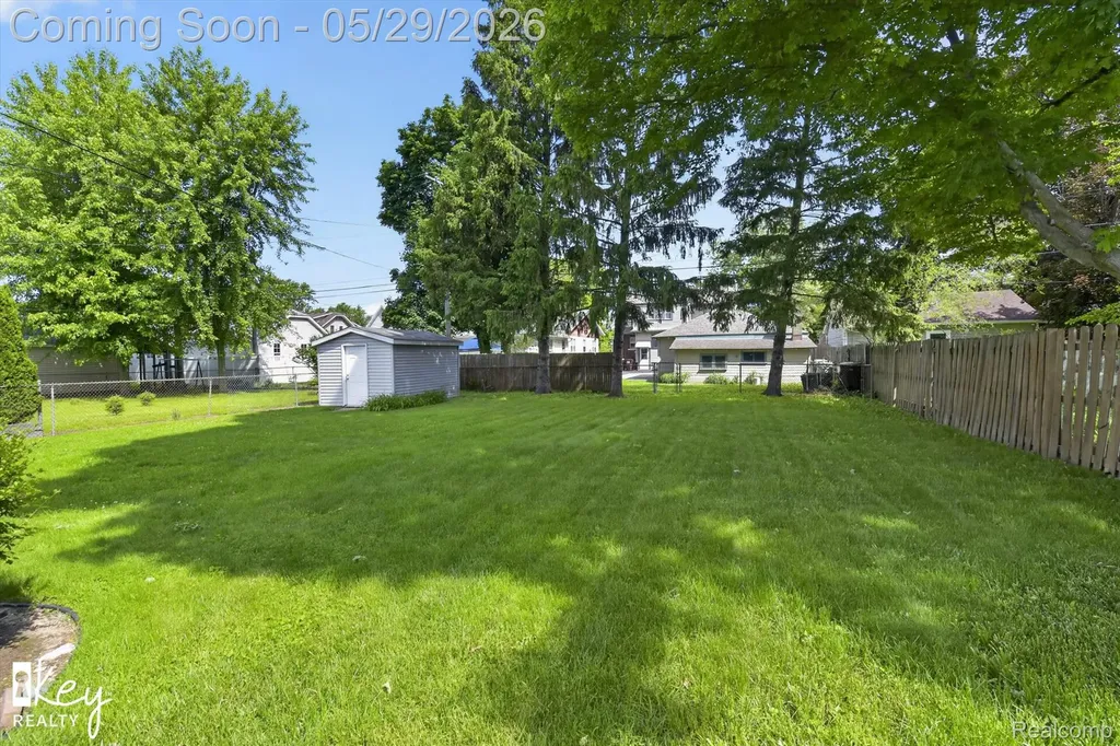 98 W Wabash Avenue Belleville City MI 48111