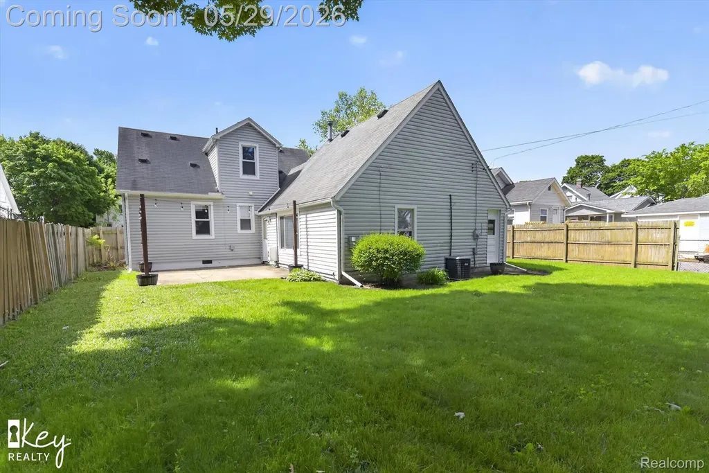 98 W Wabash Avenue Belleville City MI 48111