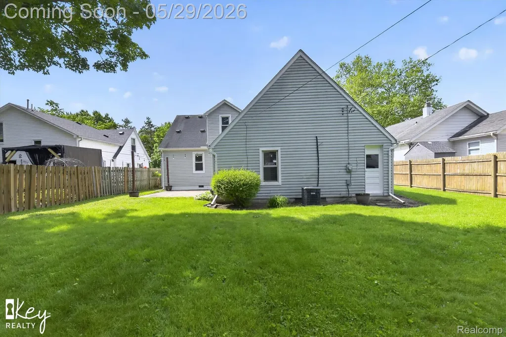 98 W Wabash Avenue Belleville City MI 48111