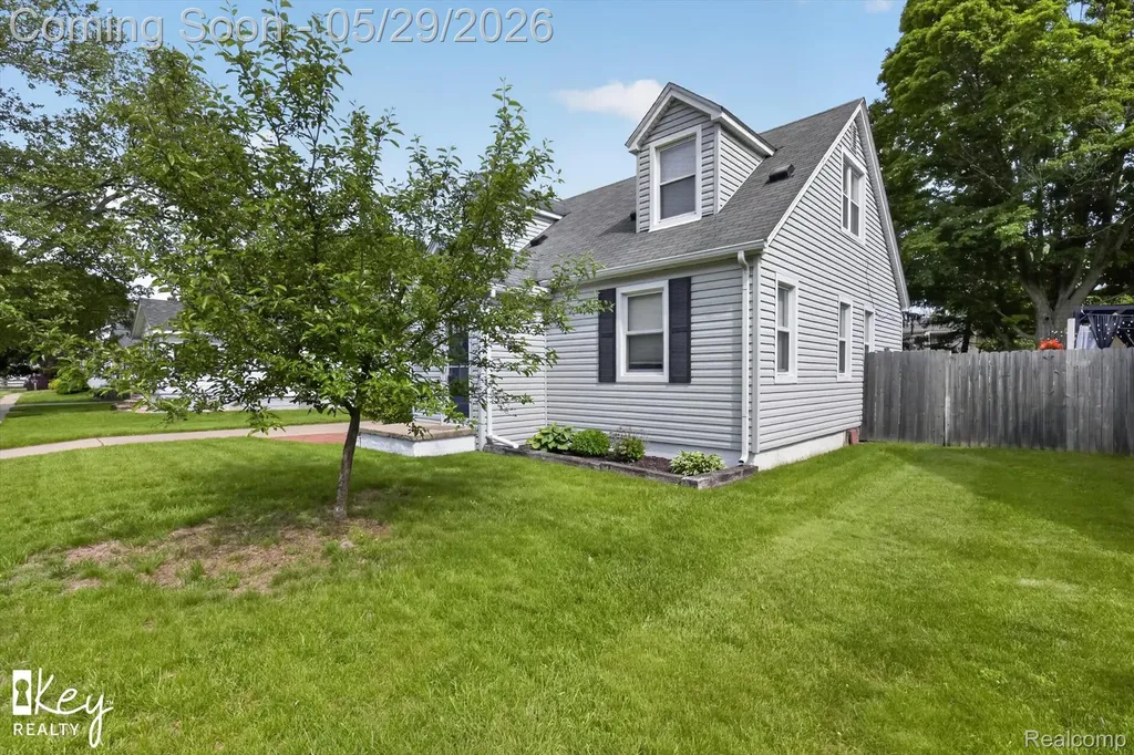 98 W Wabash Avenue Belleville City MI 48111