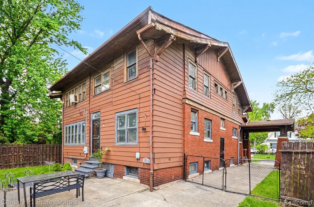 33 Moss Street Highland Park City MI 48203