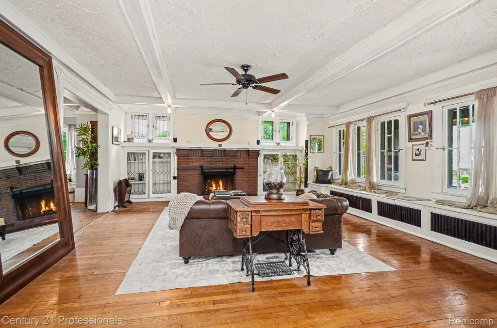 33 Moss Street Highland Park City MI 48203