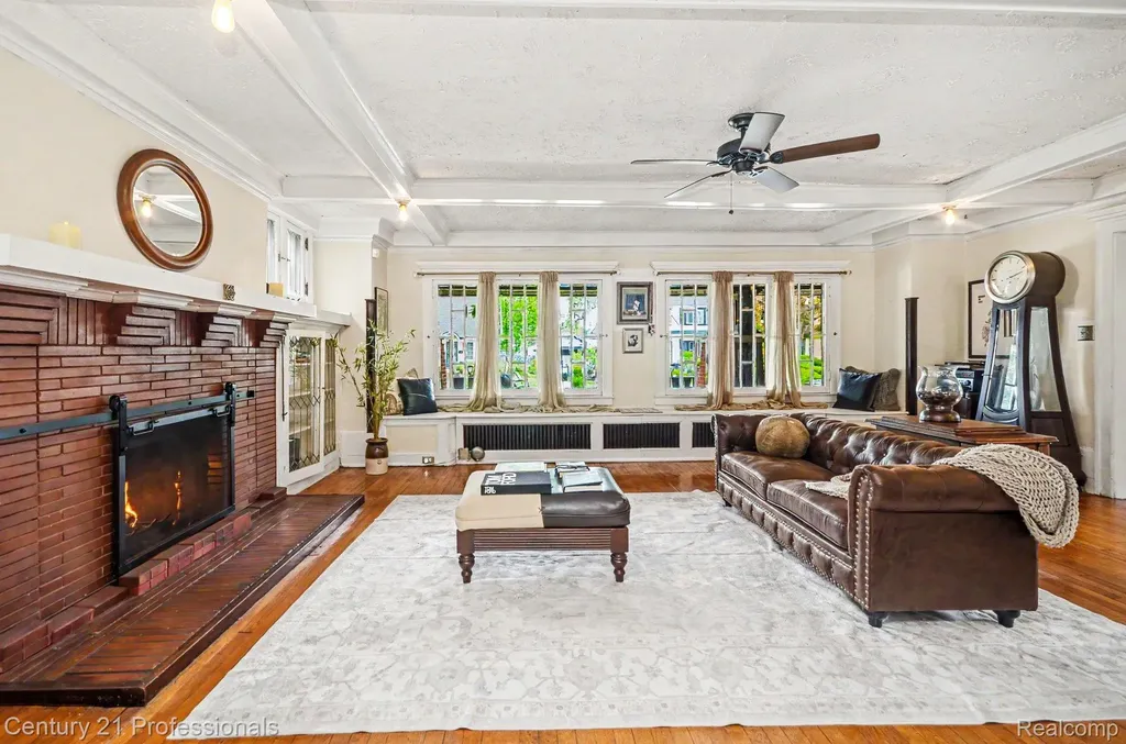 33 Moss Street Highland Park City MI 48203