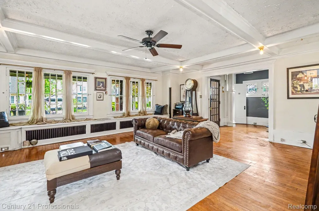 33 Moss Street Highland Park City MI 48203