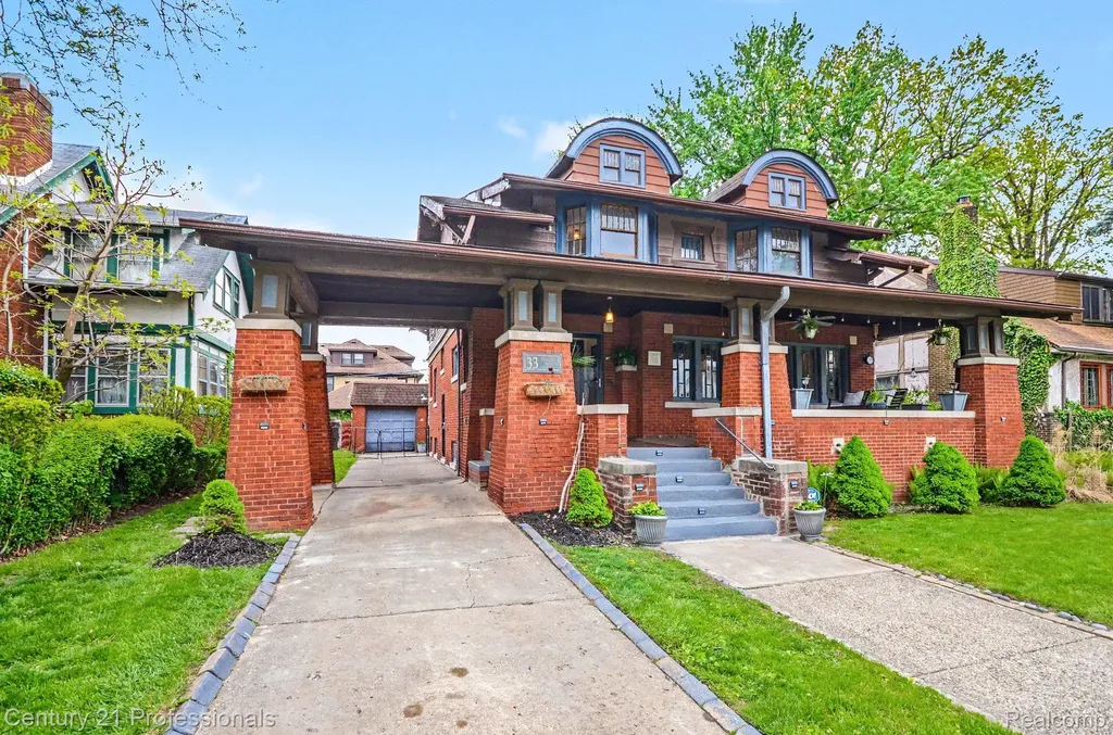 33 Moss Street Highland Park City MI 48203