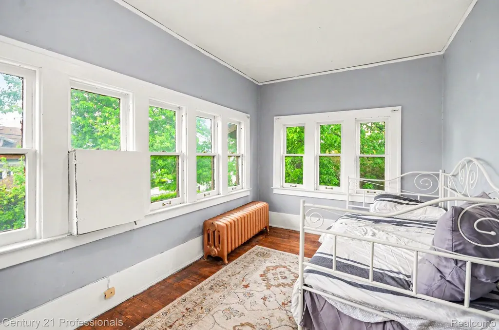 33 Moss Street Highland Park City MI 48203