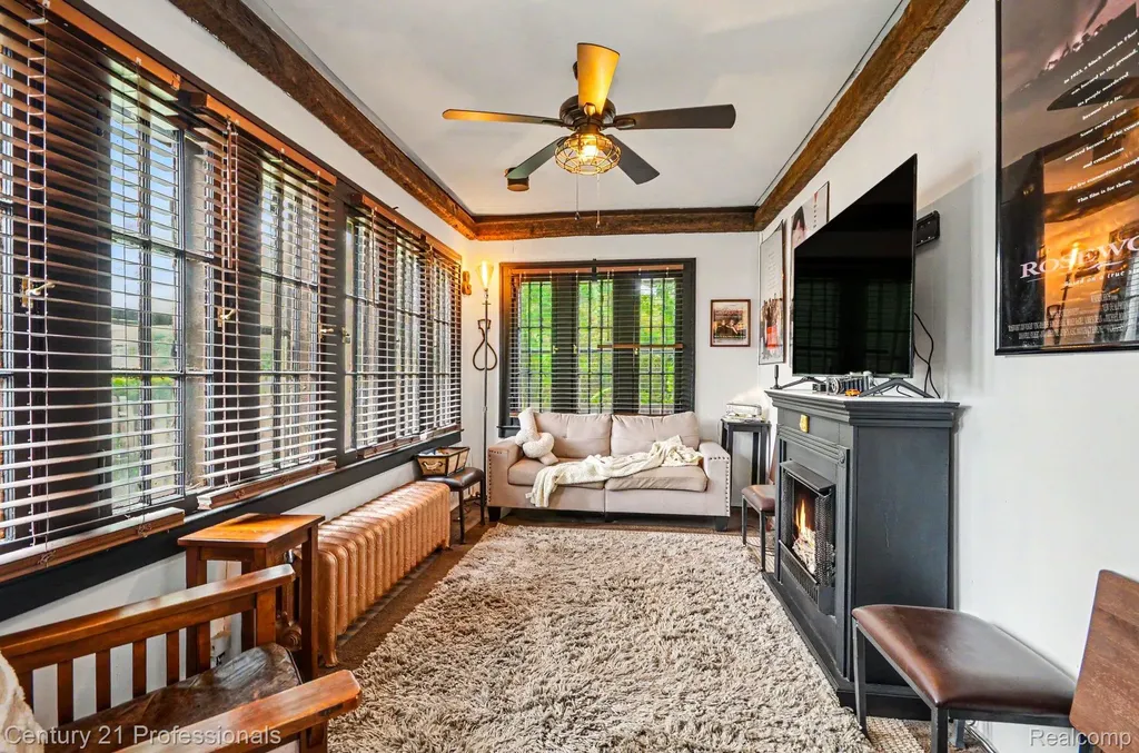 33 Moss Street Highland Park City MI 48203