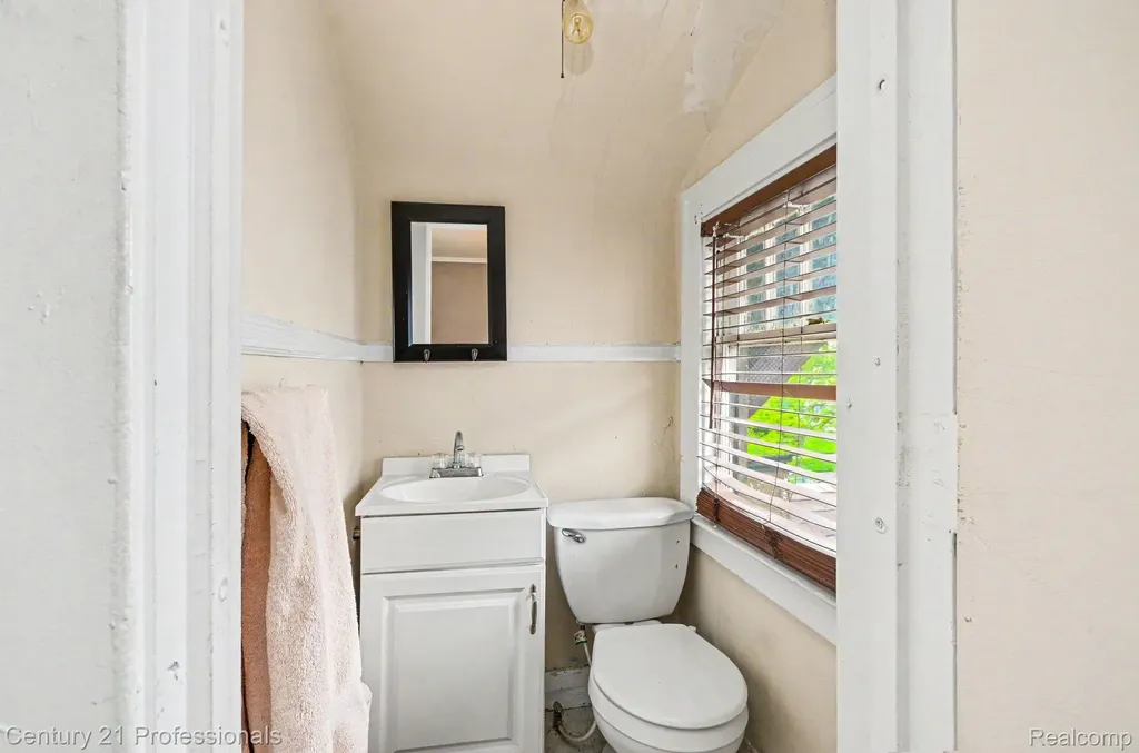 33 Moss Street Highland Park City MI 48203