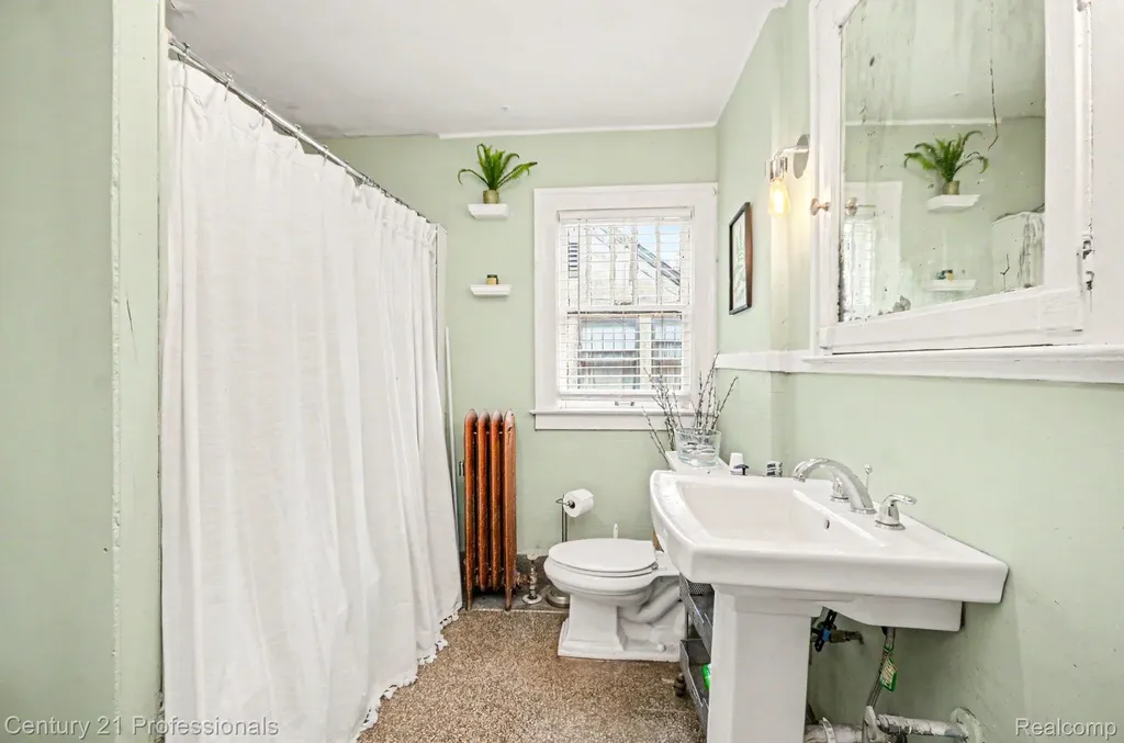 33 Moss Street Highland Park City MI 48203