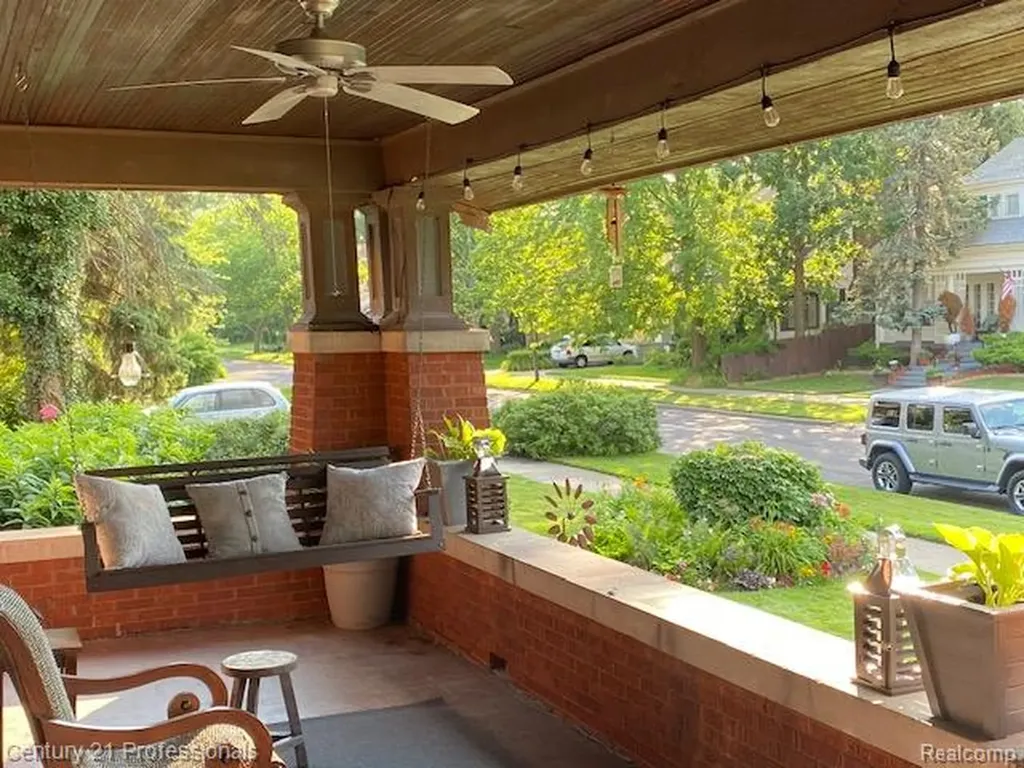 33 Moss Street Highland Park City MI 48203