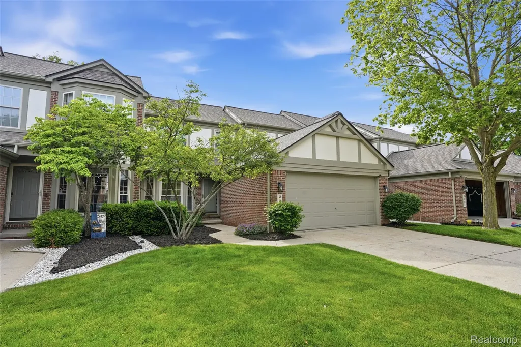 2216 Lone Wolf Lane Canton Charter Township MI 48188