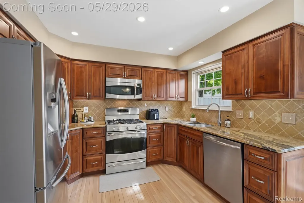 2216 Lone Wolf Lane Canton Charter Township MI 48188