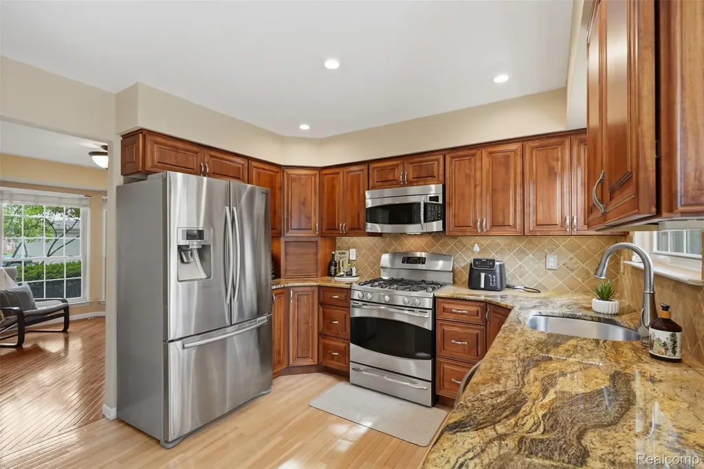 2216 Lone Wolf Lane Canton Charter Township MI 48188