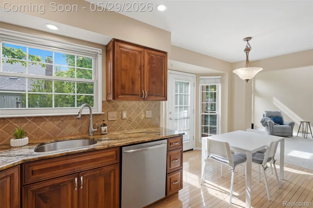 2216 Lone Wolf Lane Canton Charter Township MI 48188