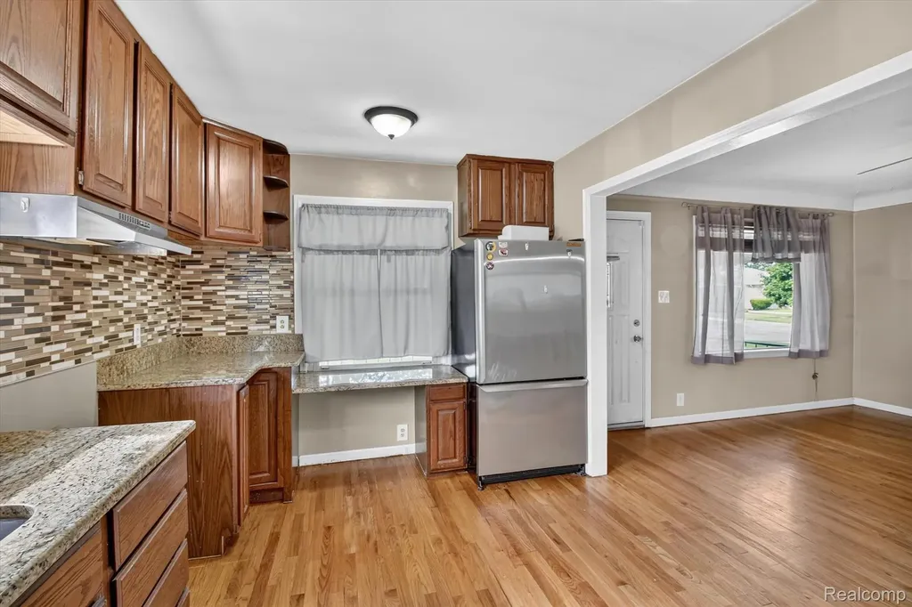 13072 Orchard Street Southgate City MI 48195