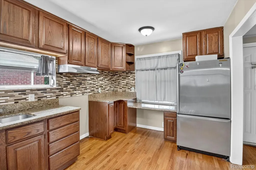 13072 Orchard Street Southgate City MI 48195