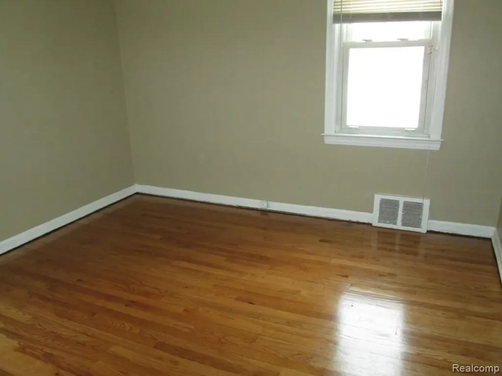 13072 Orchard Street Southgate City MI 48195