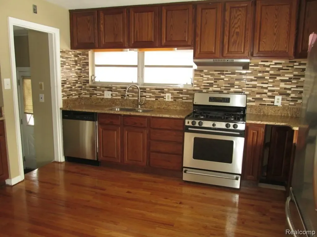 13072 Orchard Street Southgate City MI 48195