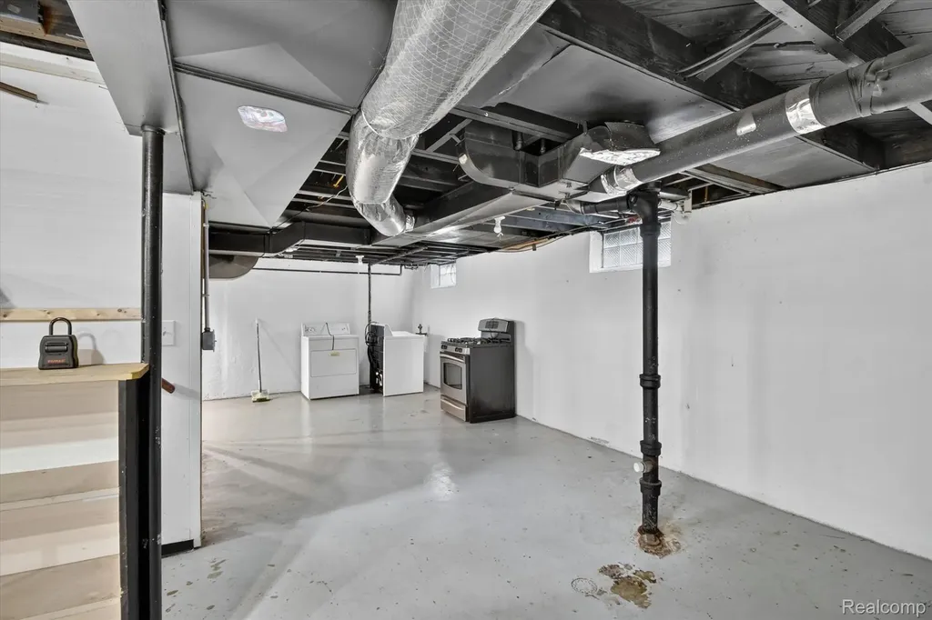 13072 Orchard Street Southgate City MI 48195