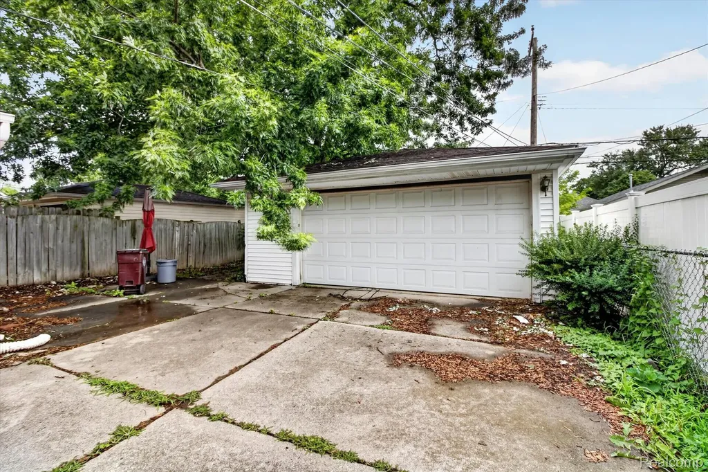 13072 Orchard Street Southgate City MI 48195