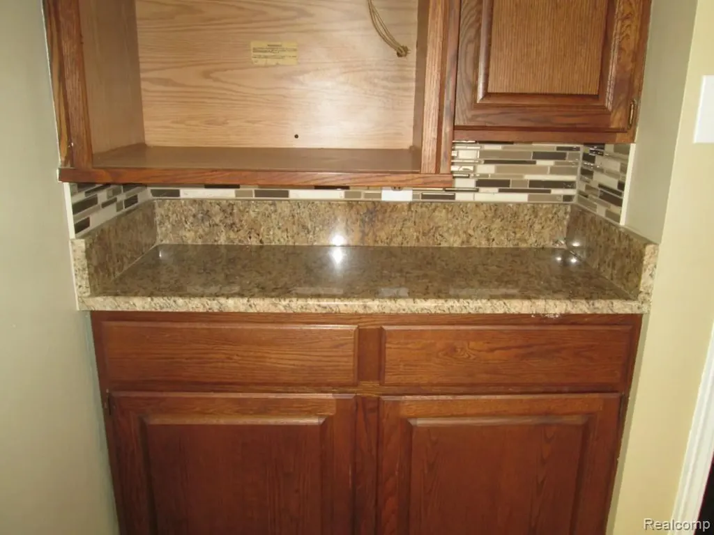 13072 Orchard Street Southgate City MI 48195
