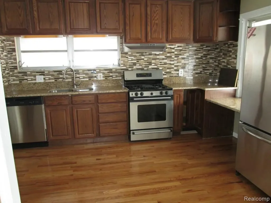 13072 Orchard Street Southgate City MI 48195