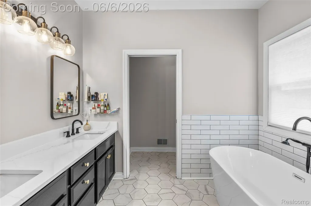 10242 Beacon Court Grand Blanc Charter Township MI 48439