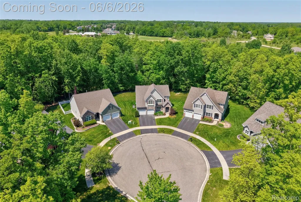10242 Beacon Court Grand Blanc Charter Township MI 48439