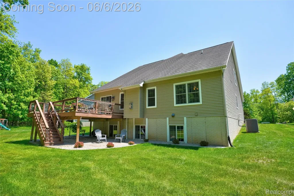 10242 Beacon Court Grand Blanc Charter Township MI 48439