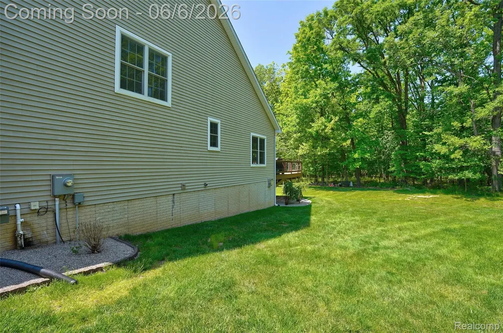 10242 Beacon Court Grand Blanc Charter Township MI 48439