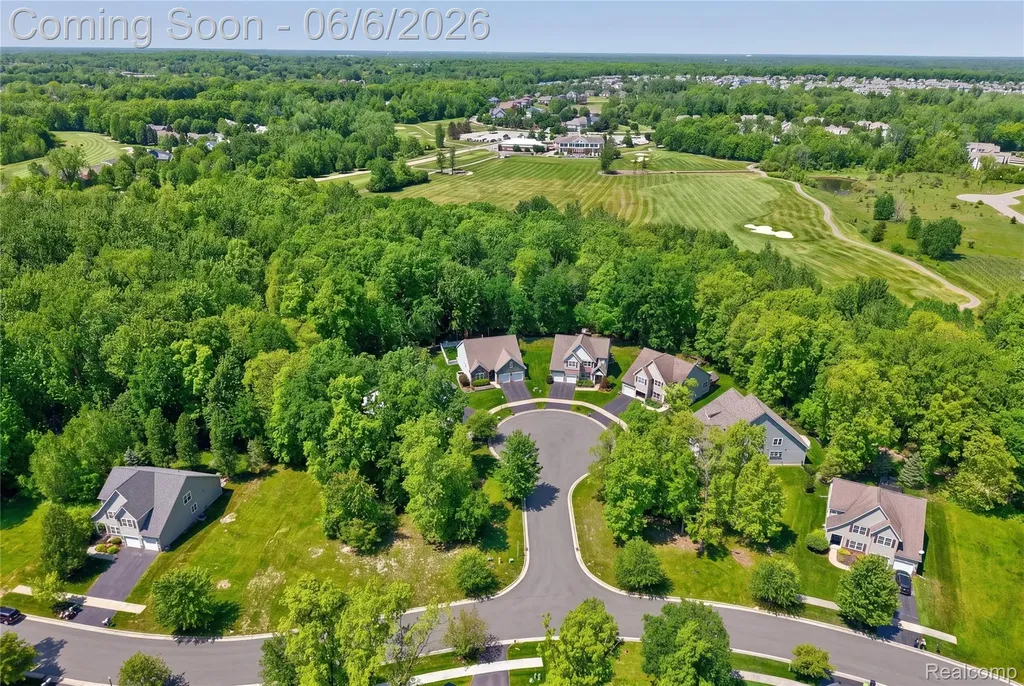 10242 Beacon Court Grand Blanc Charter Township MI 48439