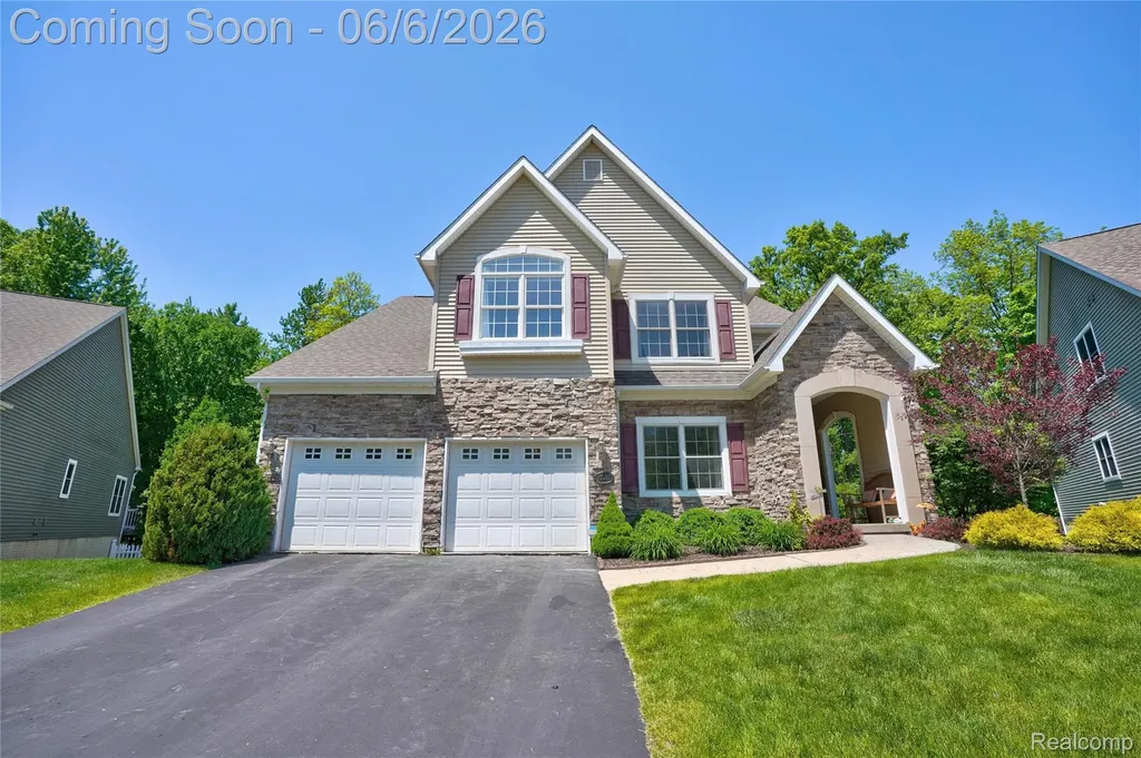 10242 Beacon Court Grand Blanc Charter Township MI 48439
