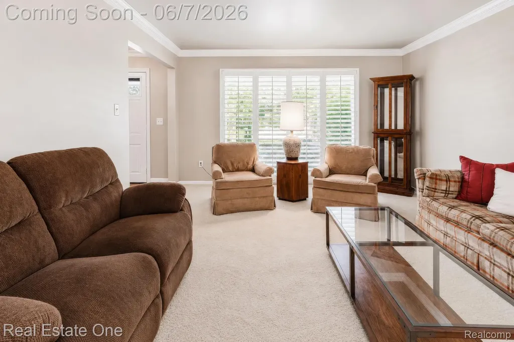 1962 Canary Court Troy City MI 48084