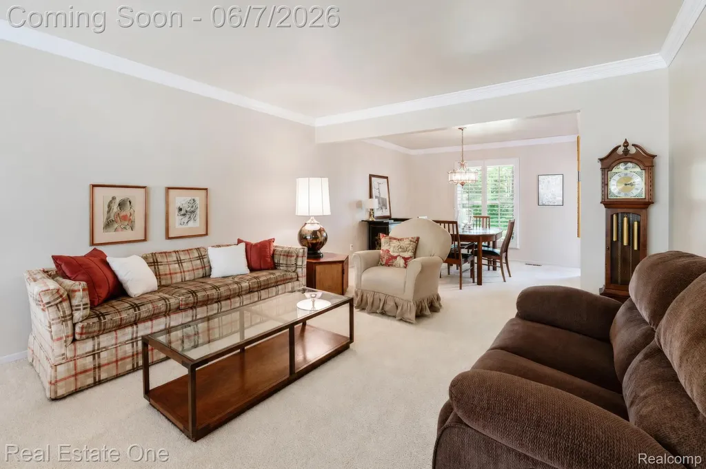 1962 Canary Court Troy City MI 48084