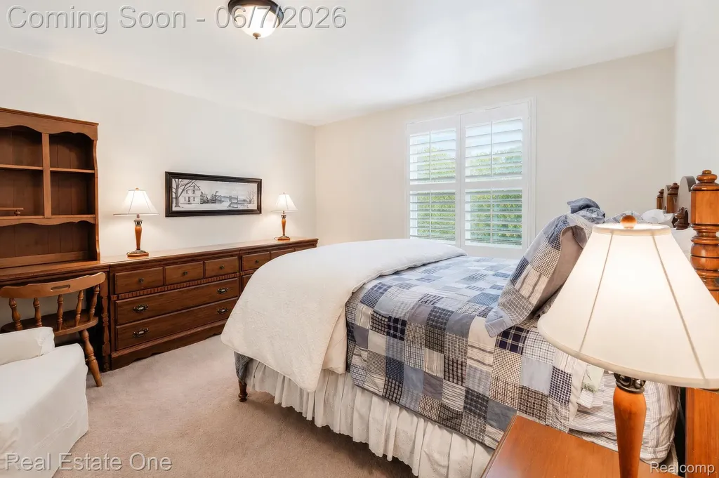 1962 Canary Court Troy City MI 48084