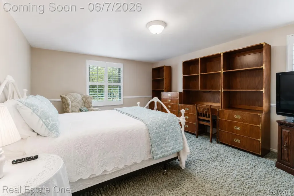 1962 Canary Court Troy City MI 48084