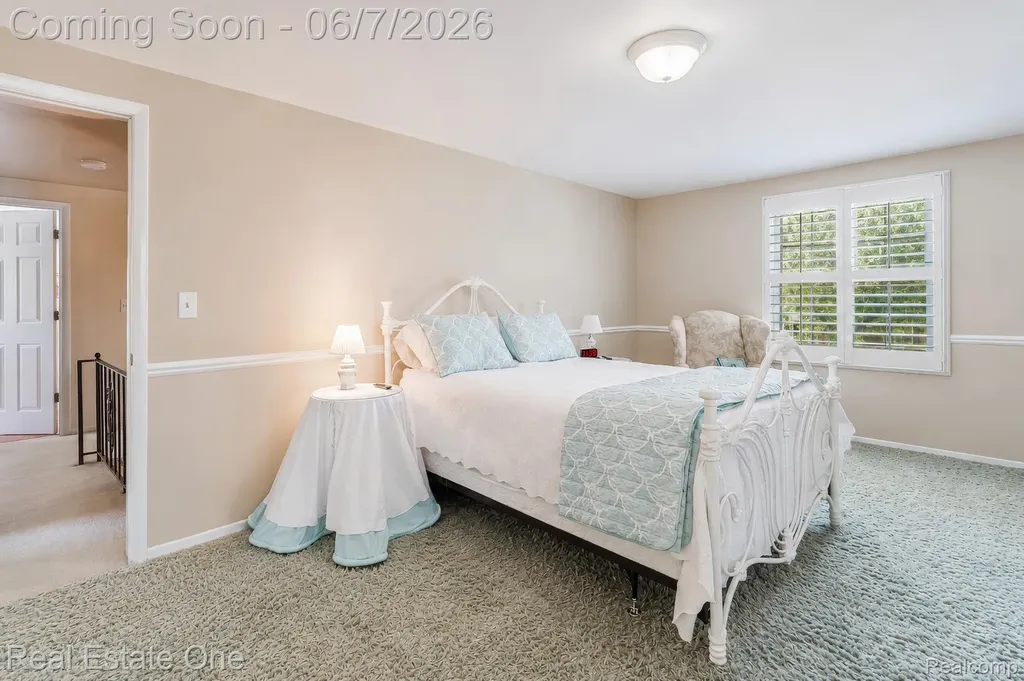 1962 Canary Court Troy City MI 48084