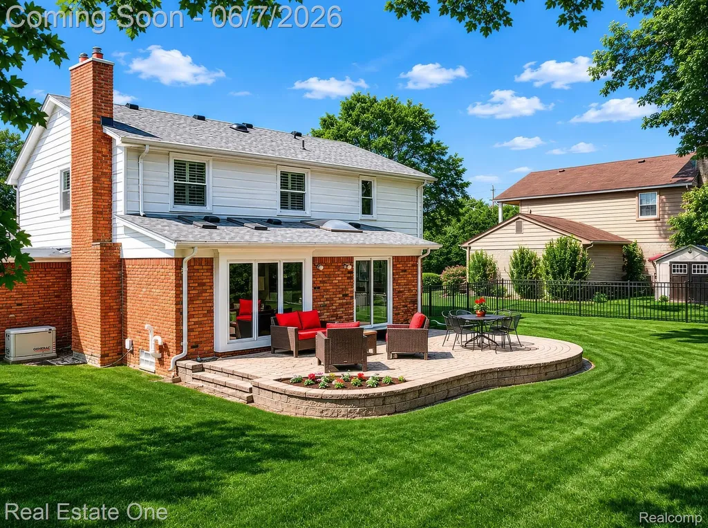 1962 Canary Court Troy City MI 48084