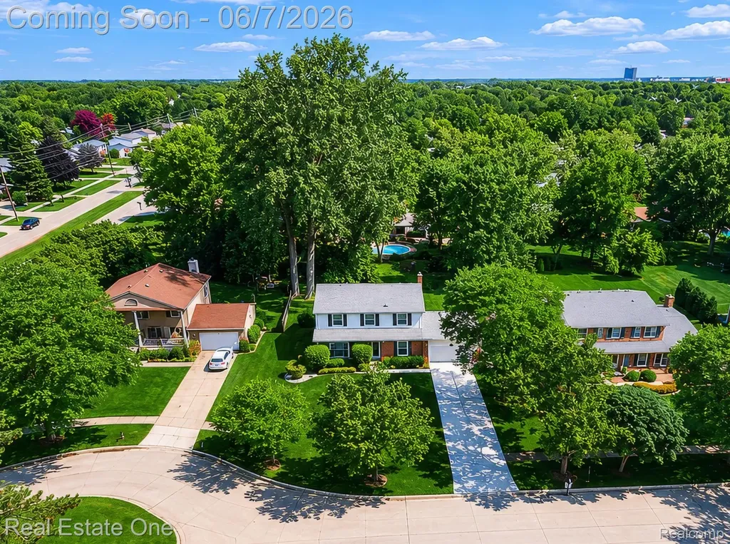 1962 Canary Court Troy City MI 48084